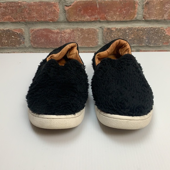 UGG Ricci Slip-on Black Fuzzy Trainers, 8 1/2 - Picture 4 of 11